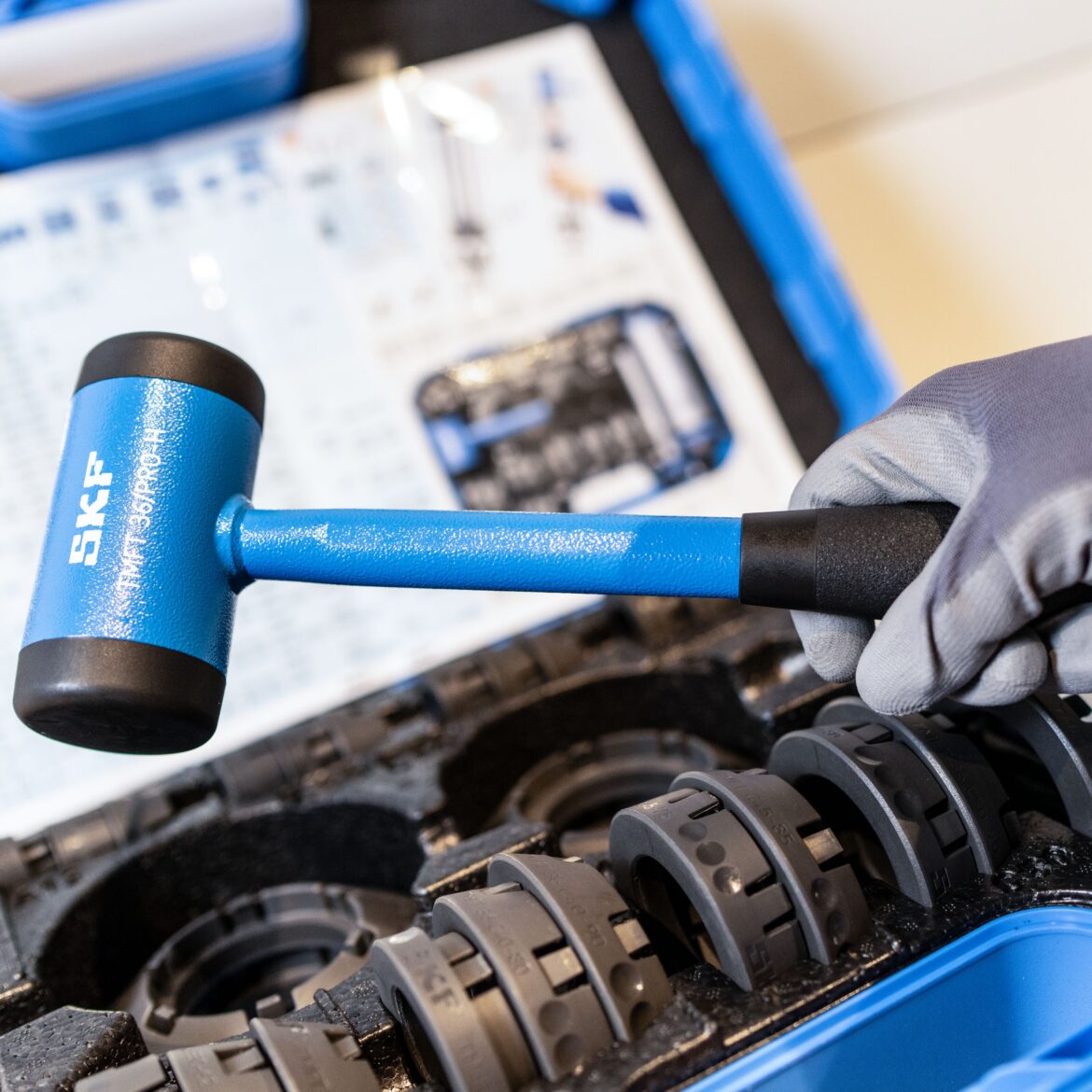 Smart, effortless precision bearing installation powered by the SKF TMFT 36/PRO